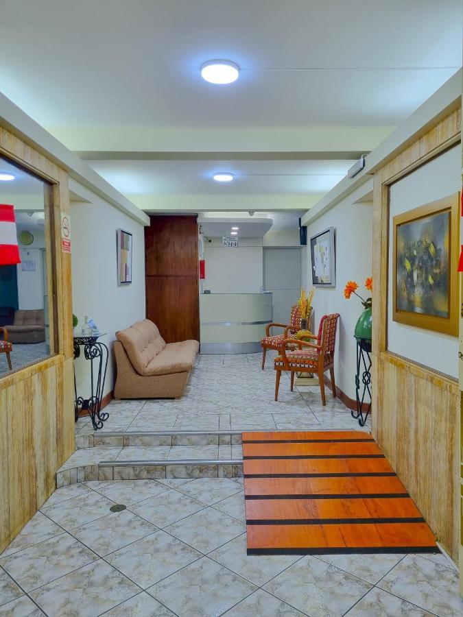 Hostal Solari Trujillo Buitenkant foto