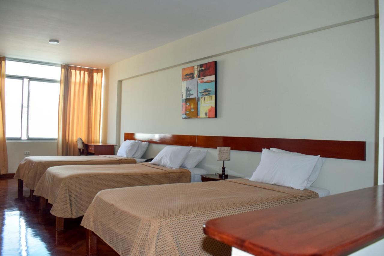 Hostal Solari Trujillo Buitenkant foto