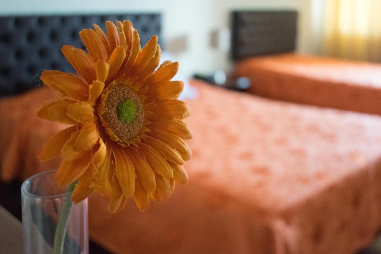 Hostal Solari Trujillo Buitenkant foto