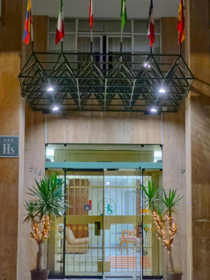 Hostal Solari Trujillo Buitenkant foto