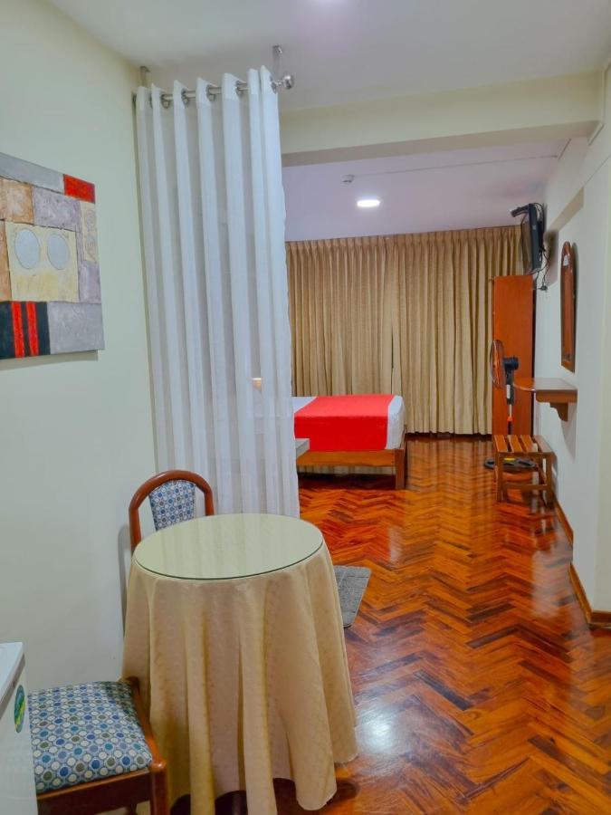 Hostal Solari Trujillo Buitenkant foto